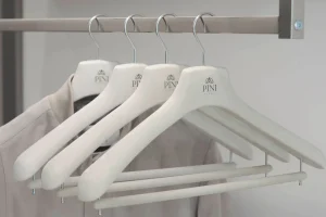 Suit hanger