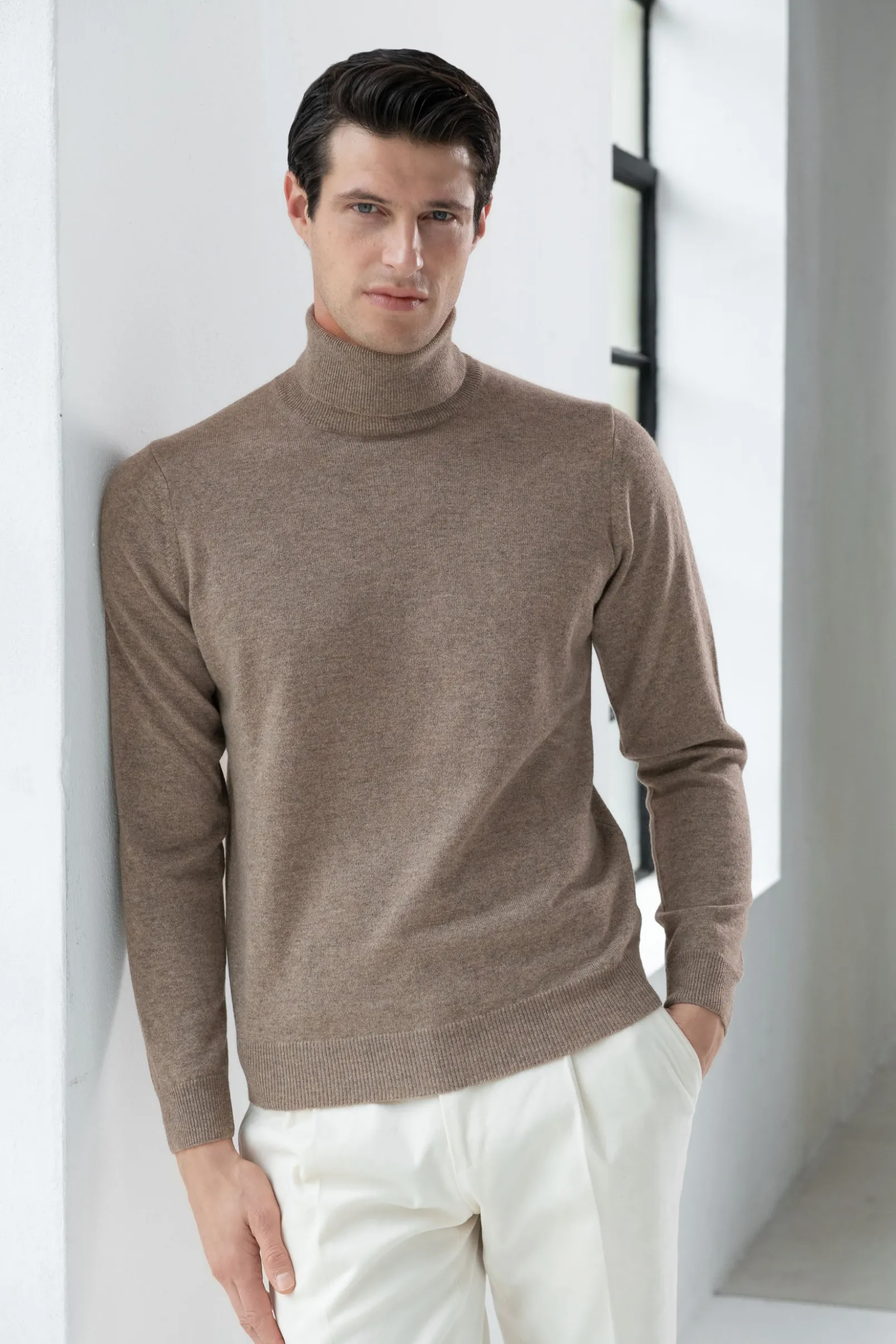 taupe_cashmere_turtleneck_0.webp Taupe cashmere turtleneck – Made in italy