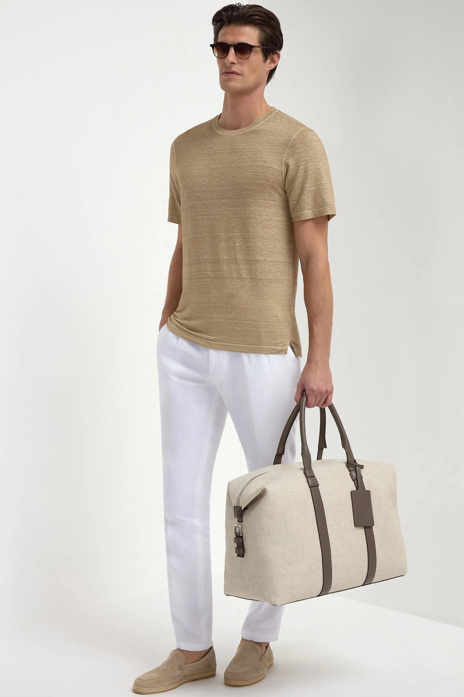 taupe_linen_tshirt__made__0.webp Taupe linen t-shirt - Made in Italy