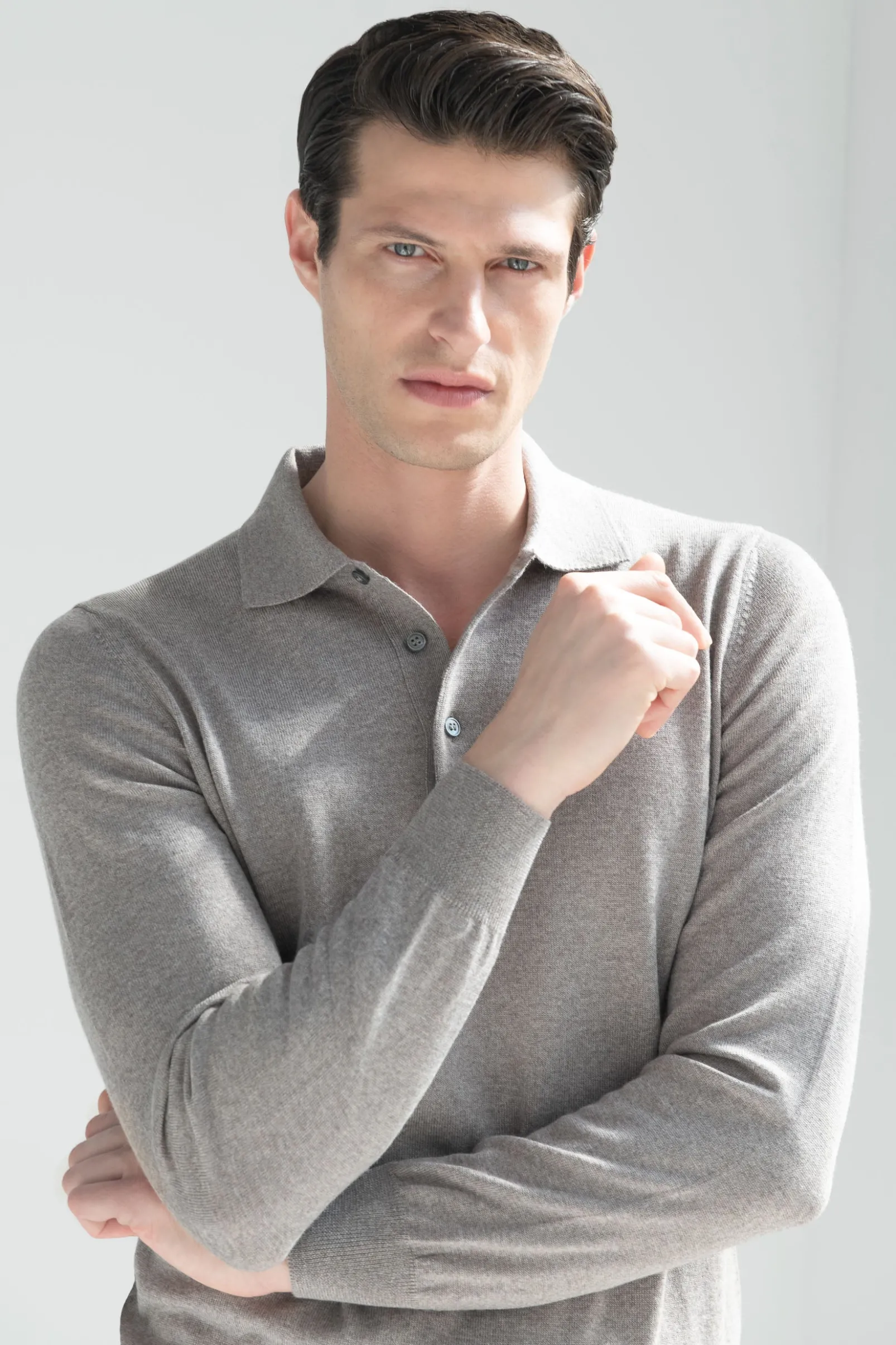 taupe_merino_polo__made_i_3.webp Taupe Merino polo – Made in Italy