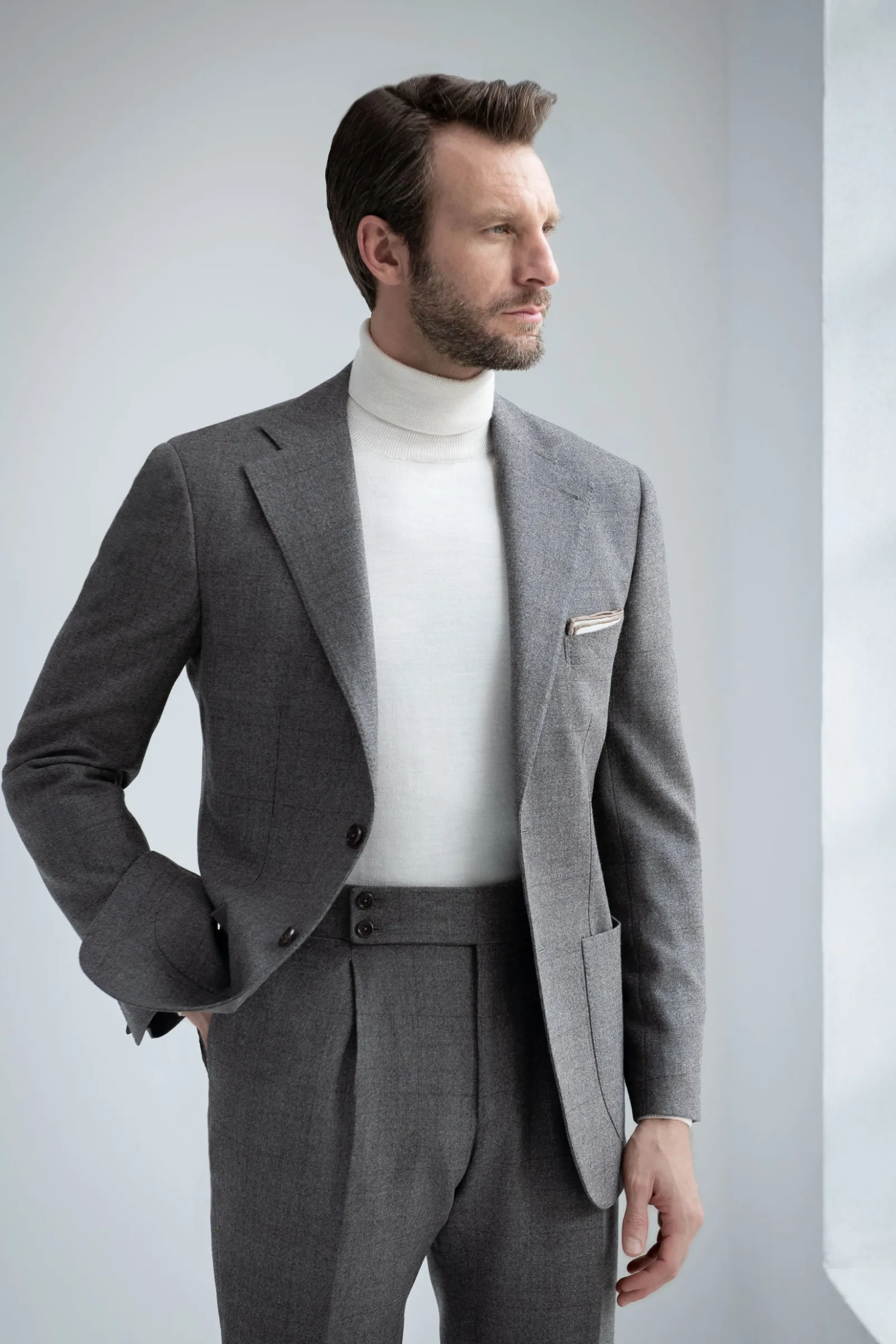 taupe_prince_of_wales_sui_0.webp Taupe Prince of Wales suit - Made in Italy