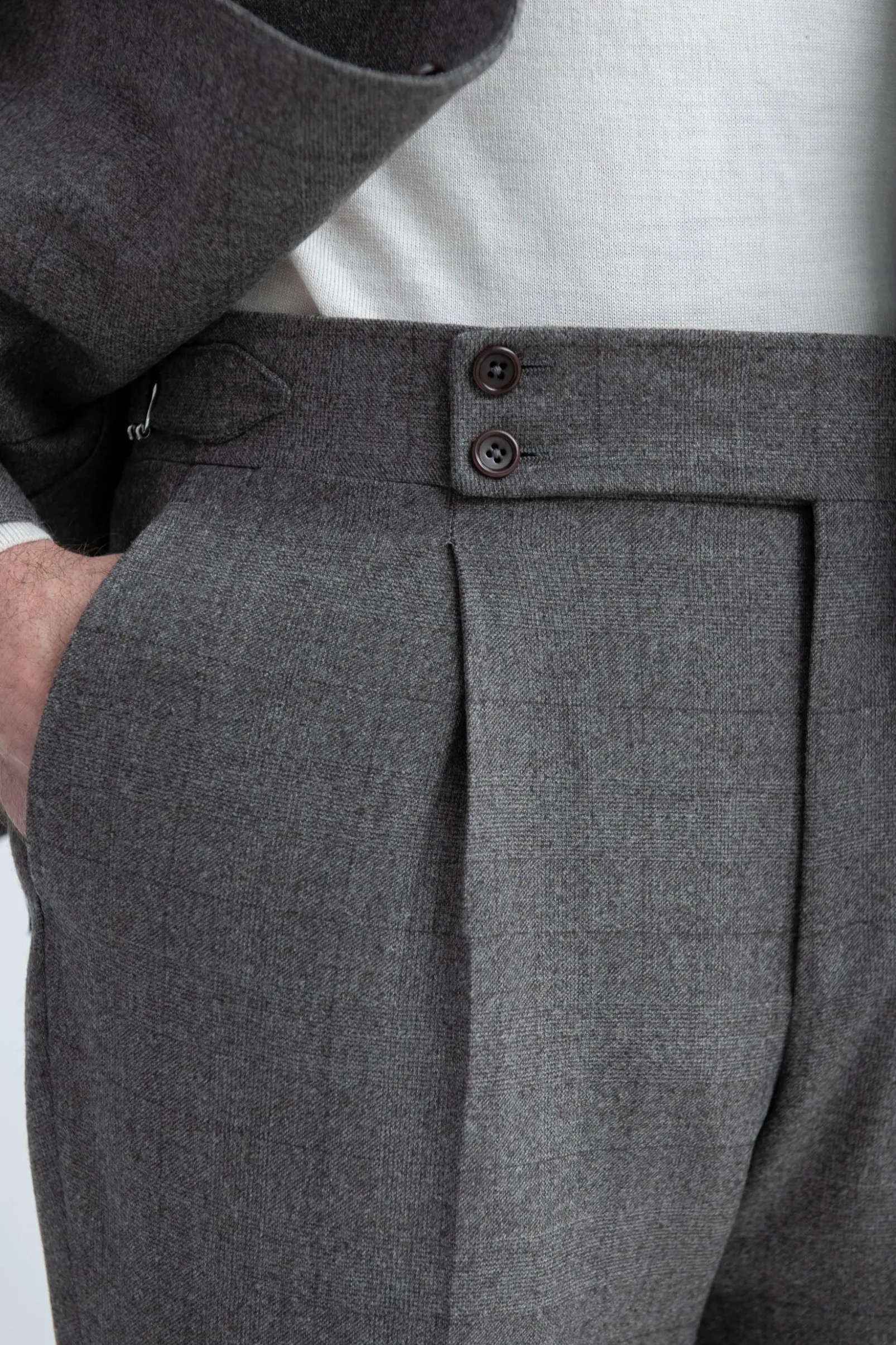 taupe_prince_of_wales_sui_3.webp Taupe Prince of Wales suit - Made in Italy