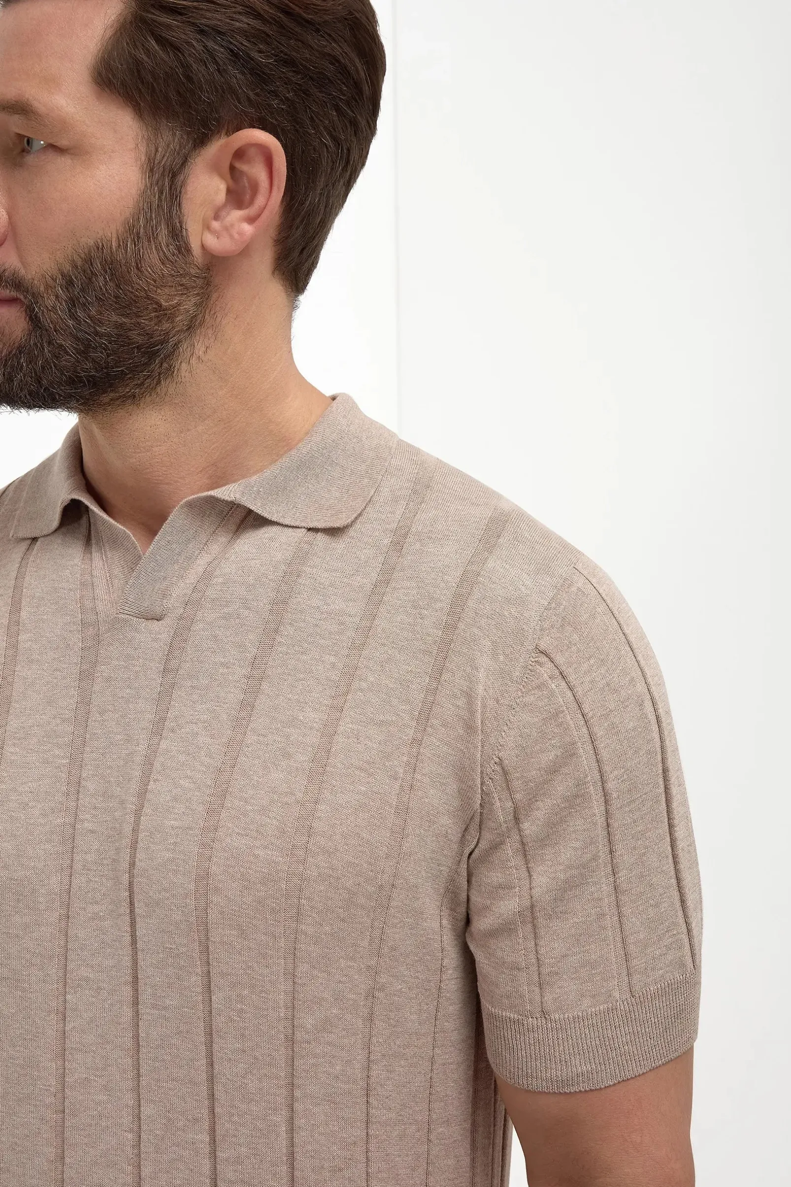 taupe_ribbed_polo__made_i_1.webp Taupe ribbed polo - Made in Italy
