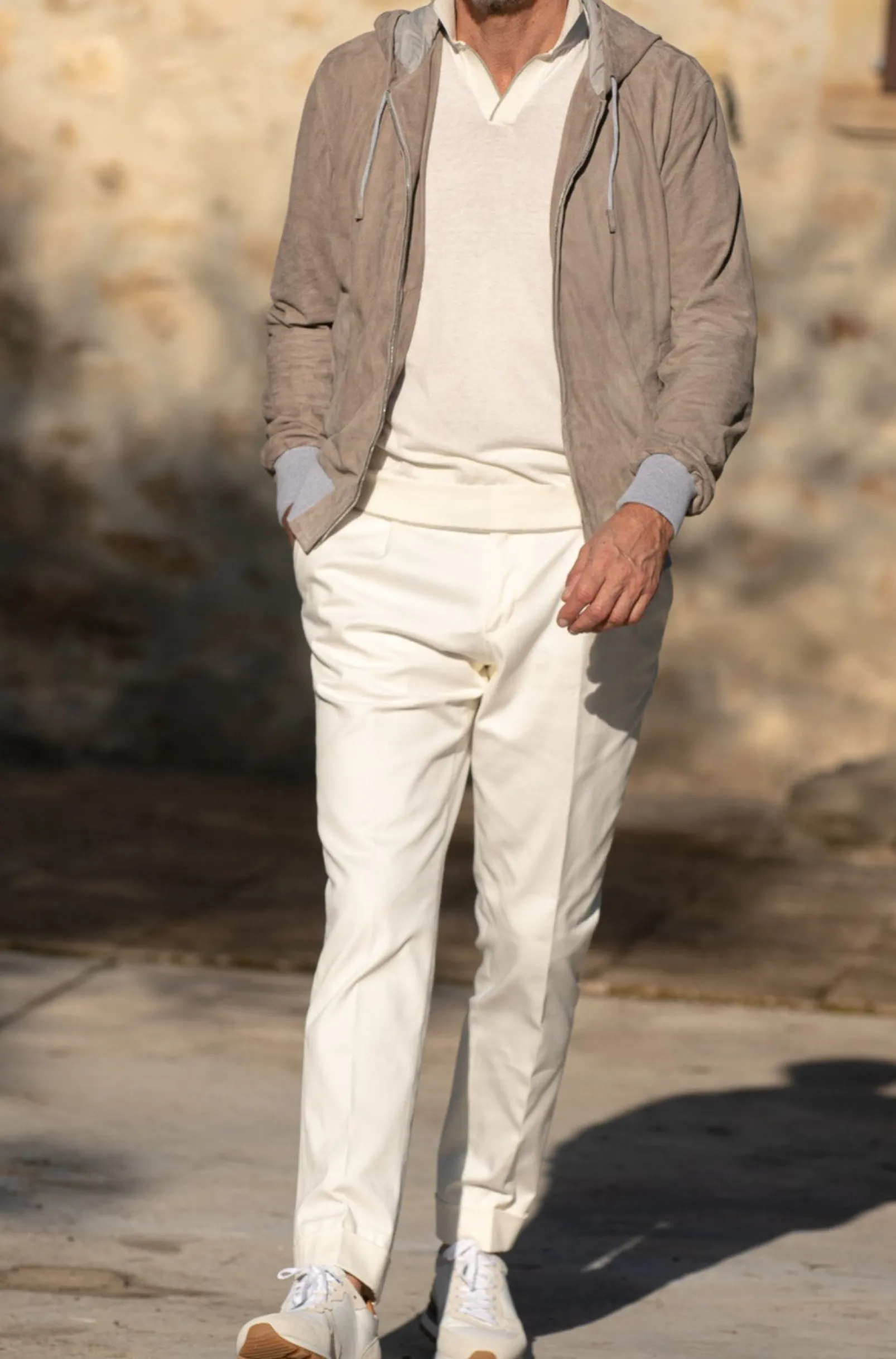 taupe_suede_hooded_bomber_0.webp Taupe suede hooded bomber jacket – Made in Italy