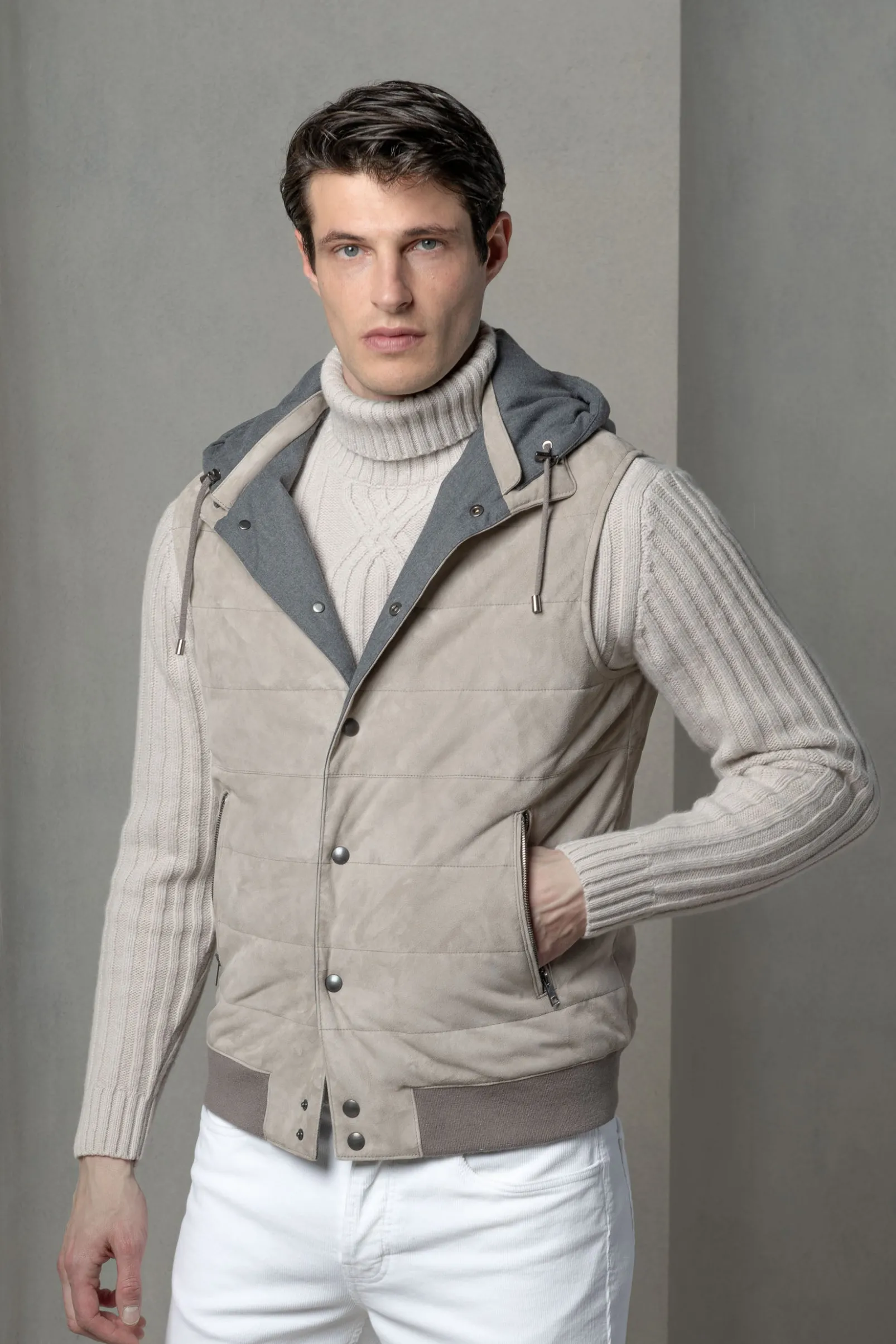 taupe_suede_padded_vest___0.webp Taupe suede padded vest - Made in Italy