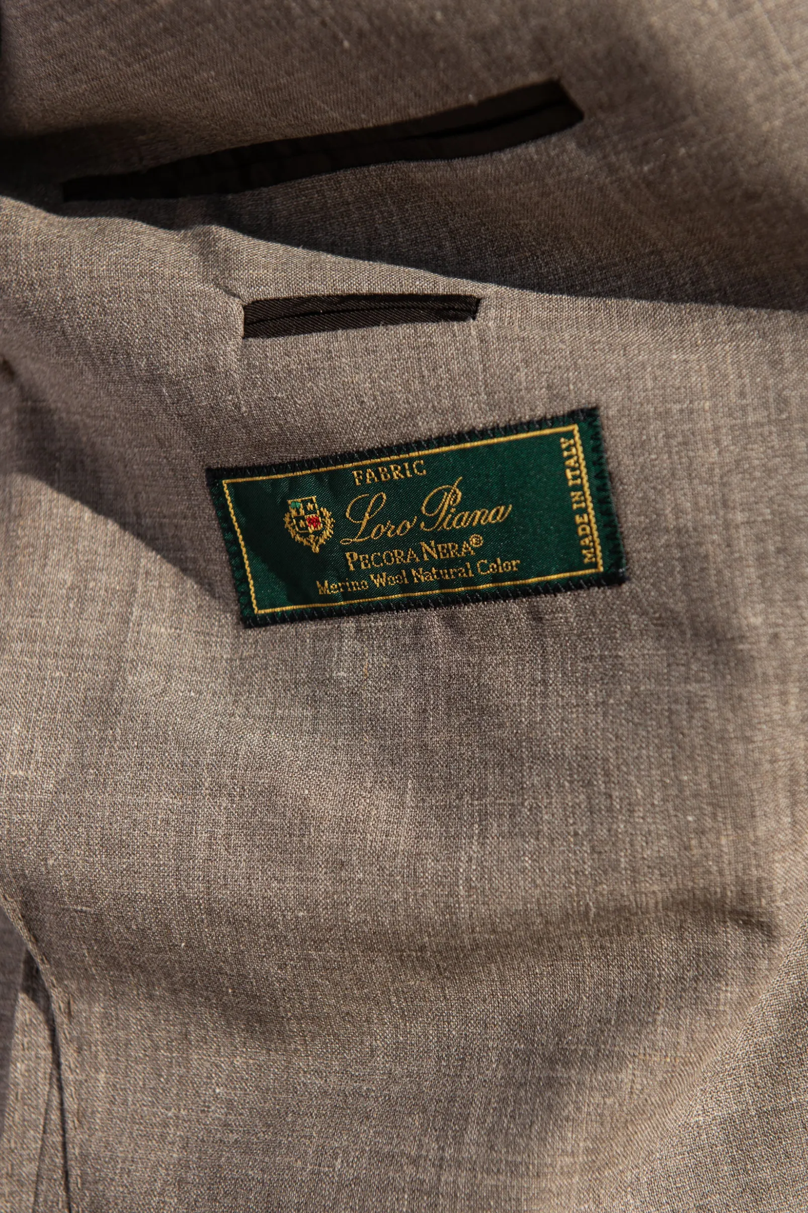 tobacco_suit_in_wool_silk_4.webp Tobacco suit in wool silk and linen - Made in Italy