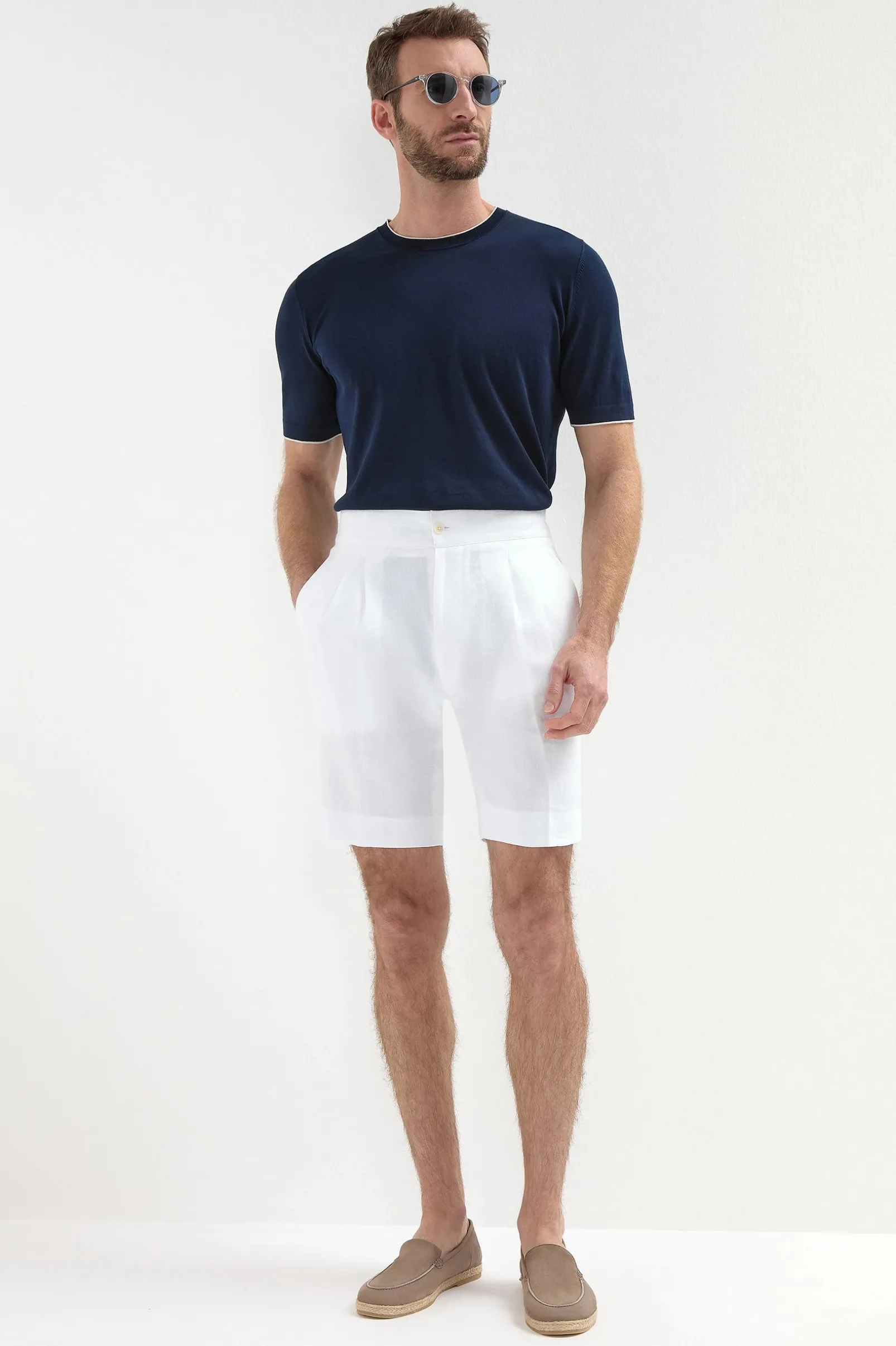white_linen_relaxed_short_0.webp White linen relaxed shorts - Made in Italy