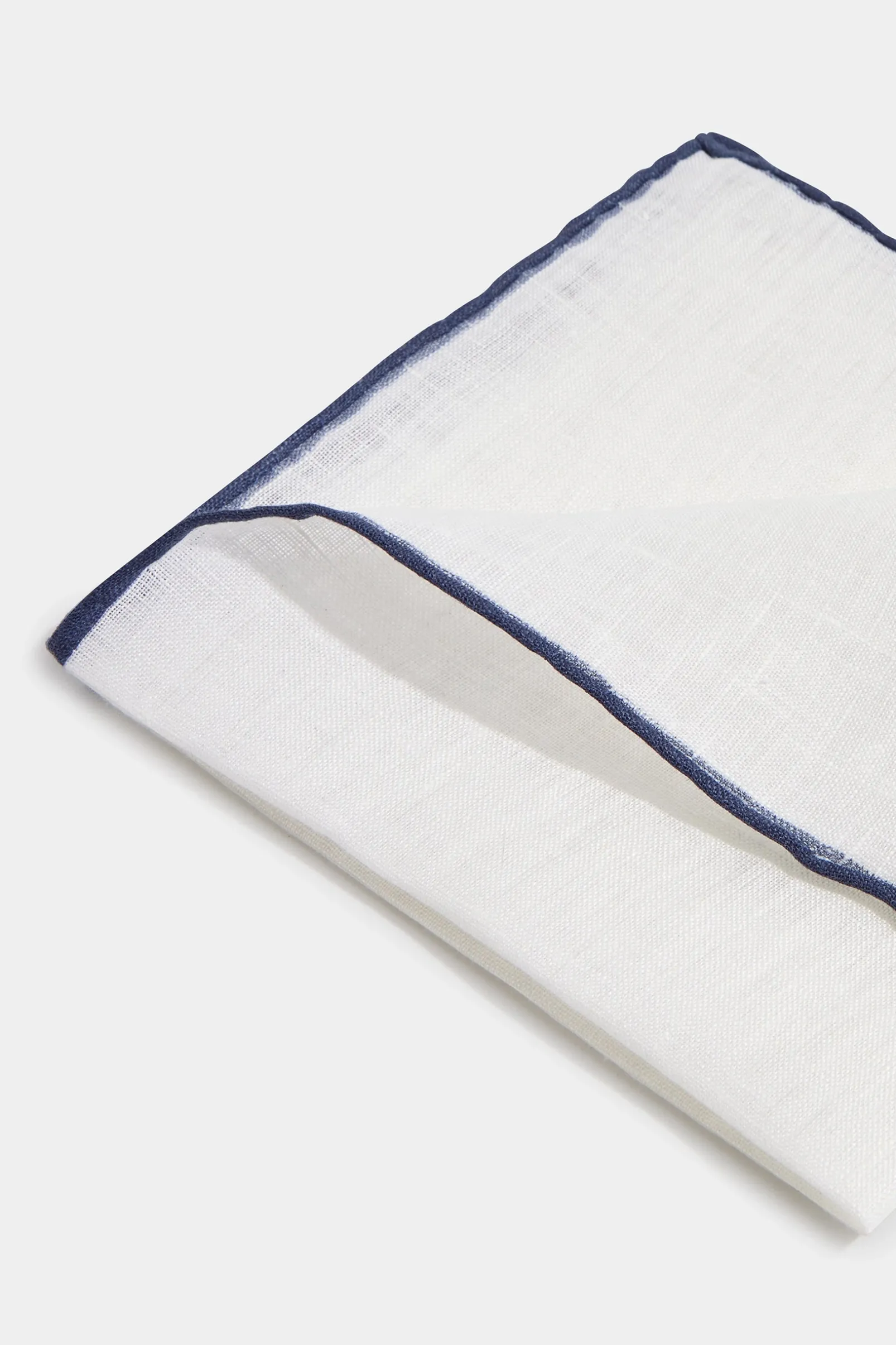 whiteblue_linen_pocket_sq_2.webp White/Blue linen pocket square - Made in Italy