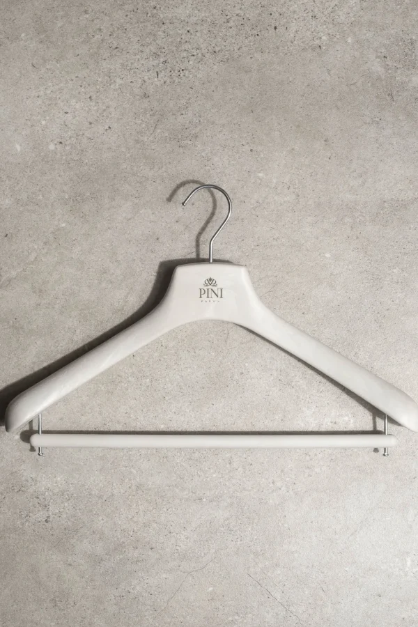 Suit hanger
